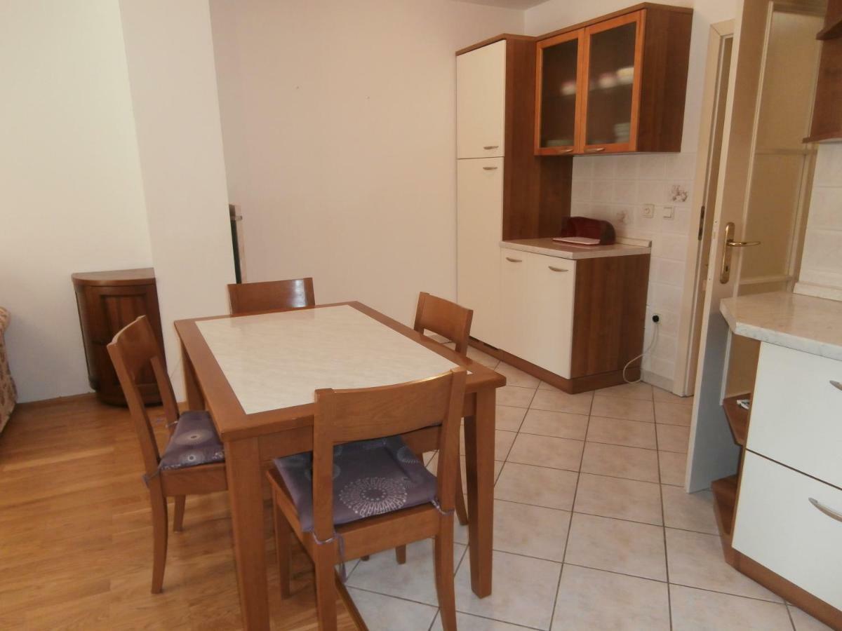Miki Apartment *